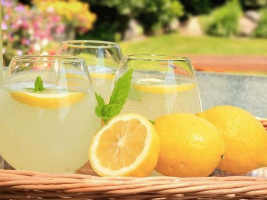 Limonáda - sladkokyselý príbuzný ľadového čaju