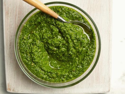 1. Pesto s bazalkou