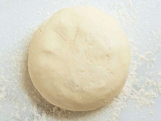 Pizza s cestom bez obsahu lepku