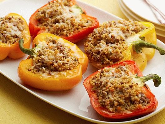 Fotografie z papriky plnené sladko-kyslým kuskusom
