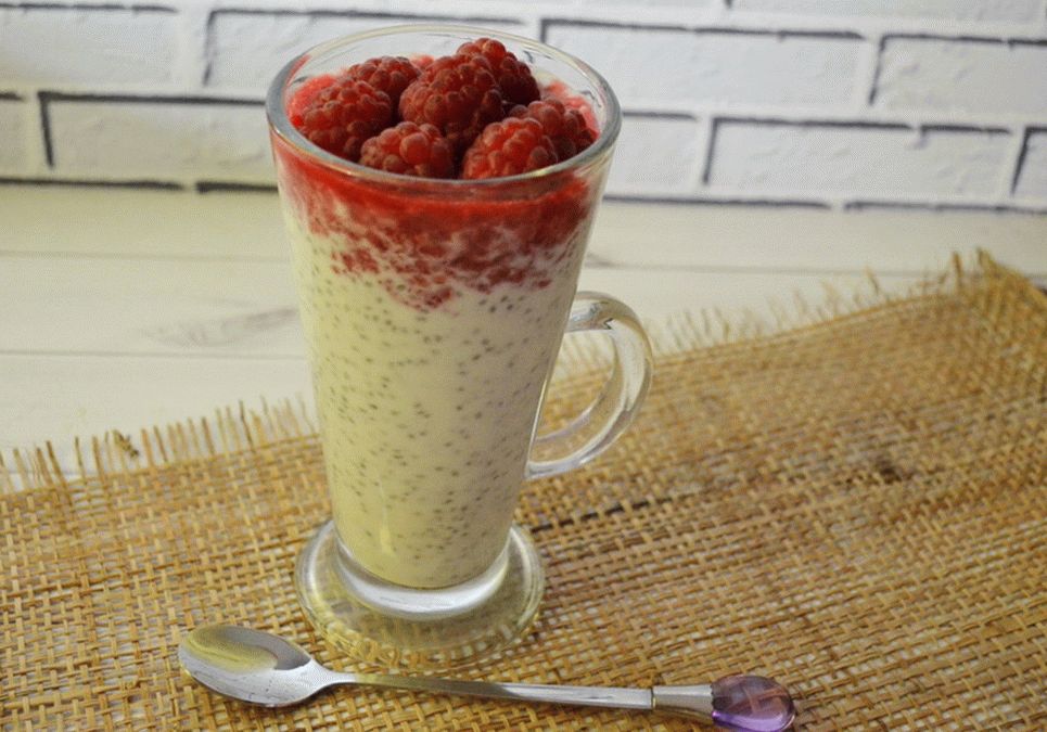 Raspberry Chia Pudding