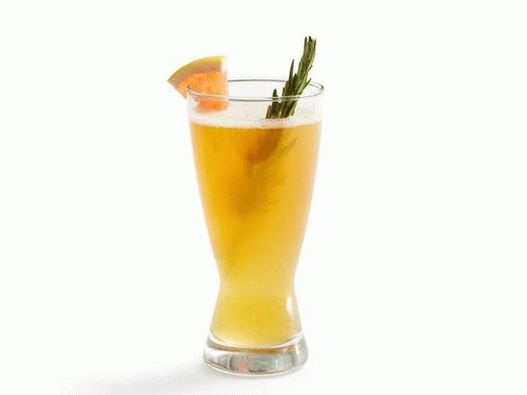 Photo Citrus-rosemary beer cocktail