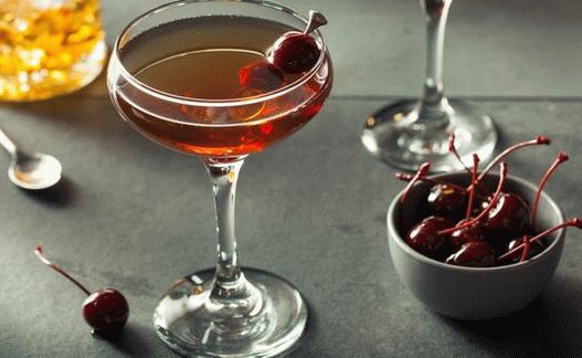 Fotografie Domáce maraschino cherry (cocktail cherry)