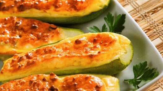 Plnené cuketové člny