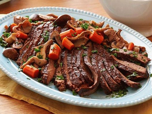 Photo Hovädzie hríb s mäsovou omáčkou v pomalom sporáku