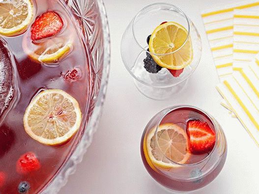 Foto granátové jablko punč s rumom