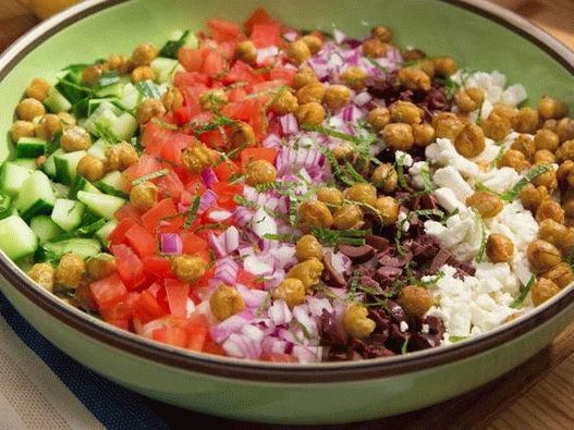 Foto, grécky šalát, s, orzo cream, pasta, a, chrumkavý, cícer