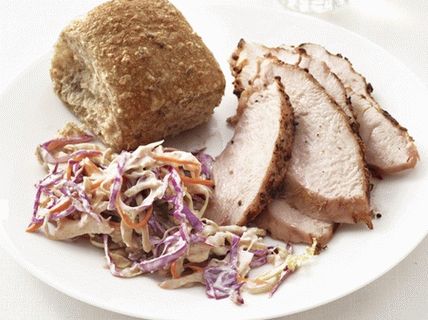 Foto grilované morčacie prsia so kapustovým šalátom