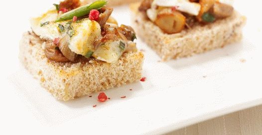Fotka z Canapes s hubami a syrom brie