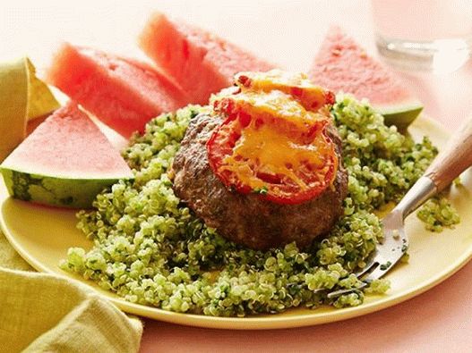 Fotka z Quinoa s kotletami pod syrovou kôrou