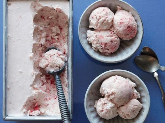 Foto jahodová zmrzlina bez zmrzliny