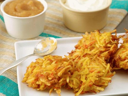 Foto Latkes zo zemiakov a mrkvy