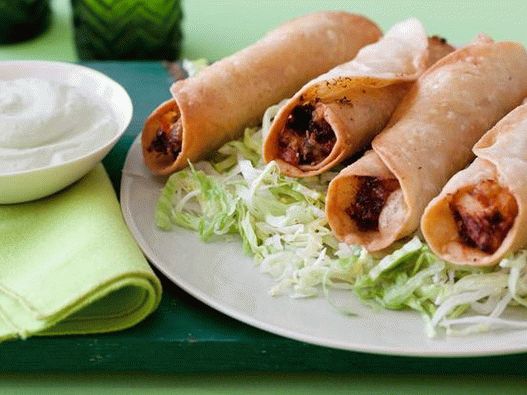 Foto misky - Flautas s kuracím mäsom a avokádovým krémom
