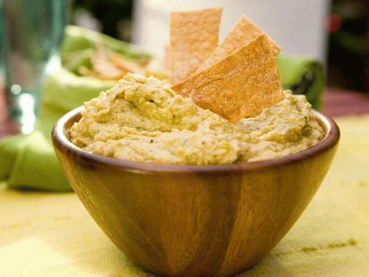 Dish Photography - Hummus with Chili Peppers