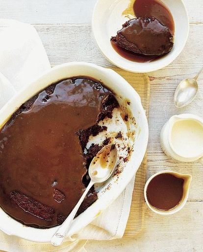 Foto lepkavý karamelkový puding