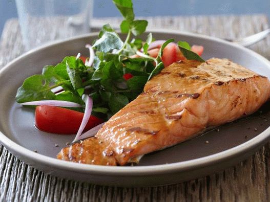 Foto losos v medovej horčicovej omáčke