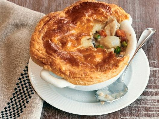 Hrncový koláč - kuracie uzavretý koláč Hrncový koláč - kuracie uzavretý koláč