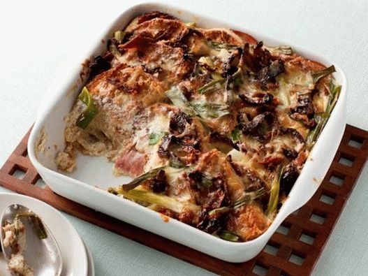 Kastról so šunkou, syrom a vajcami