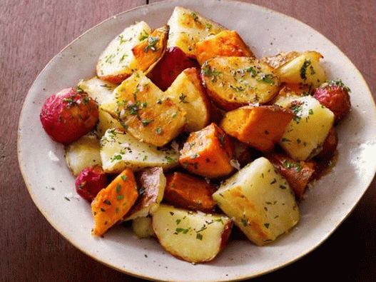 Foto jedla - zemiaková zmes pečená s bylinkami