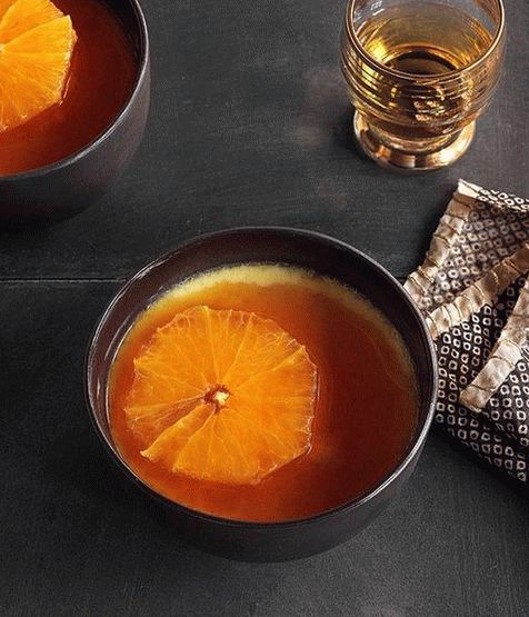 Foto mliečny flan (mliečný puding pod karamelom)