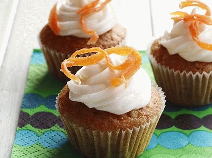 Foto-mrkvové mini-muffiny so smotanou