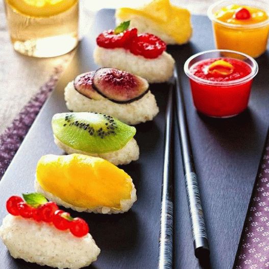 Foto Neobvyklé ovocné sushi
