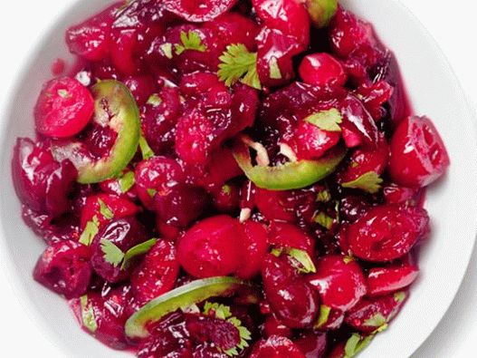 Foto pikantná salsa s brusnicami