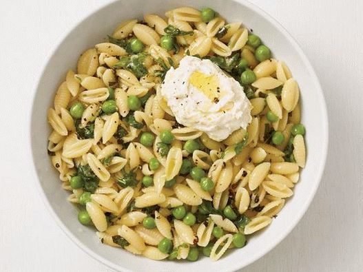Fotka z cestovín Cavatelli so zeleným hráškom a ricottou