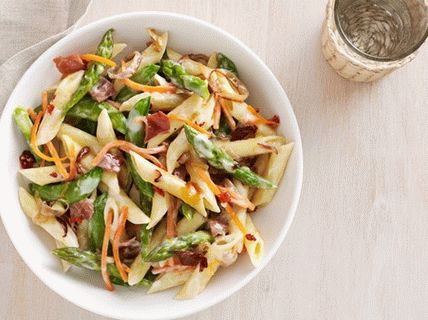 Fotka z Primavera so šunkou, špargľou a mrkvou