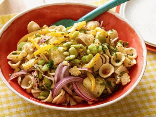 Fotka z misky - cestovinový šalát Orecchiette so zeleninou, kukuricou a fazuľou