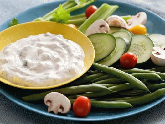 Jogurtová omáčka s kôprom a uhorkou