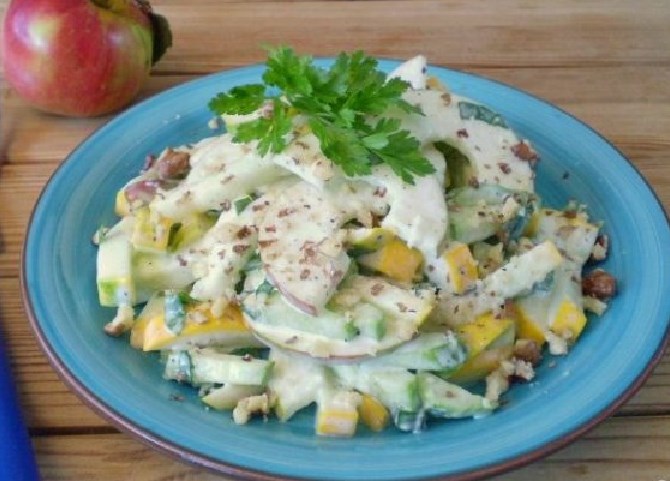 Surový cuketový šalát