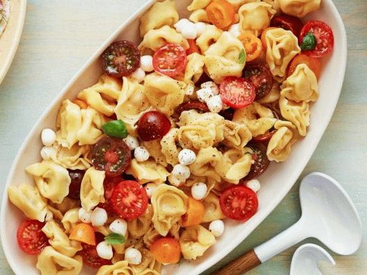 Foto caprese, šalát, s, tortellini