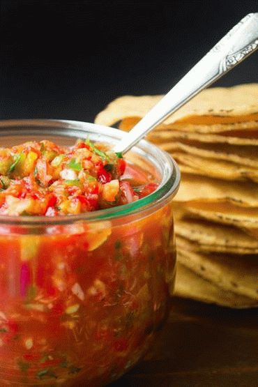 Fotka z Salsy s pečeným korením a granátovým jablkovým dresingom