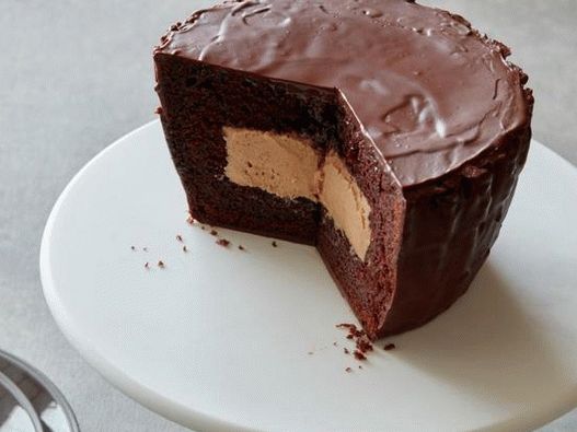 Foto čokoládový tortu s arašidovým maslom