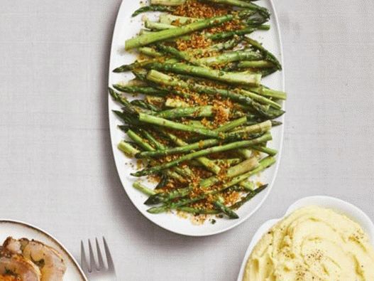 Fotka z špargle s citrónovou strúhankou