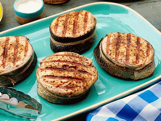 Fotografie z grilovaných steakov z lososa