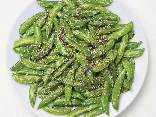 Fotografia hrachu s makom a sezamovými semienkami