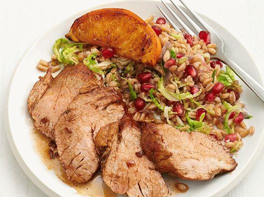 Foto bravčové mäso v citrusovej glazúre s farro zrnami