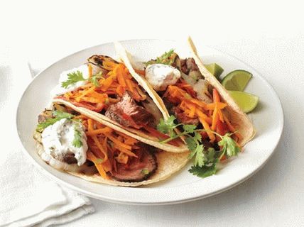 Fotka z Taco carne asada s mrkvou a paprikou