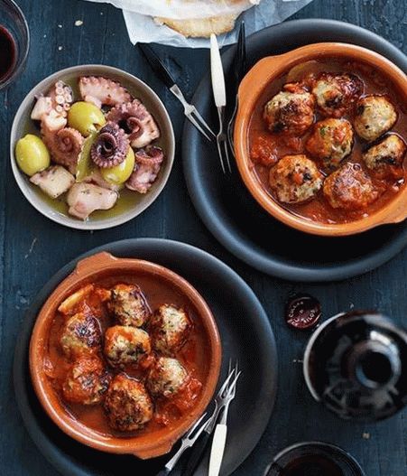Fotka z Meatballs Tapas v cesnakovej paradajkovej omáčke (Albondigas)