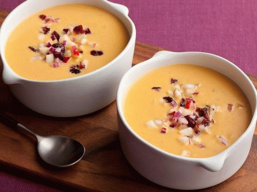 Photo Pumpkin pyré so smotanou a jablkovým a brusnicovým dresingom