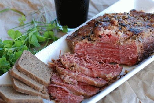 Fotka z hovädzieho konzervovaného hovädzieho mäsa v pive