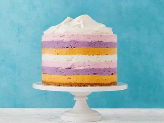 Fotografie tortu zmrzliny s vysokým listom
