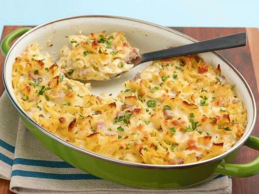 Fotografie Vaječné rezance pečené so šunkou a tromi syrami