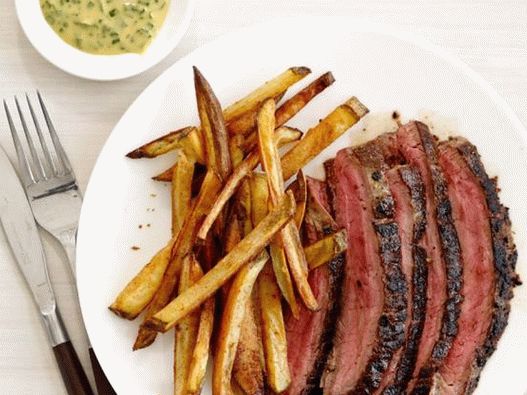 Hovädzí steak s horčicovou omáčkou a zemiakmi