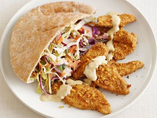 Arabský, sendvič, s, kura, falafel, a, kapusta, šalát