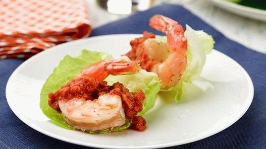 Foto, smažené krevety, s, domáci, cocktail omáčka