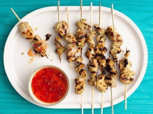 Foto ázijské vyprážané kuracie stehná nakládané