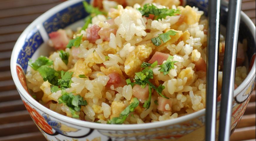 Vyprážaná ryža s vajcami